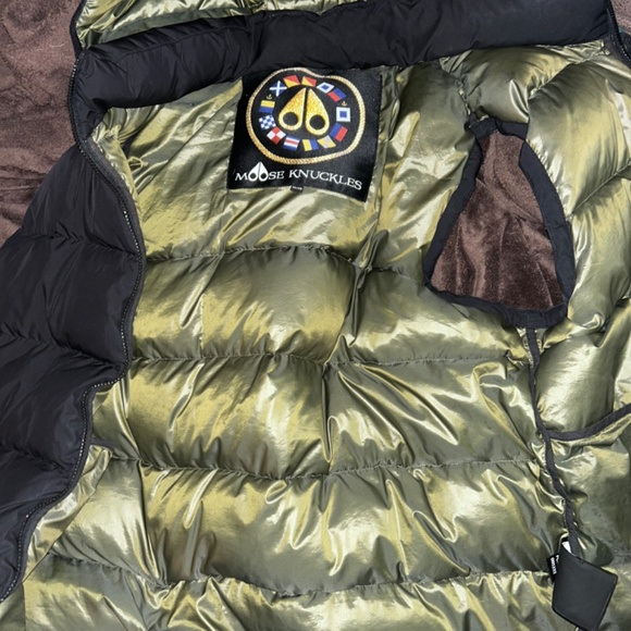 Men’s XXL Moose Knuckles Vest - Picture 3 of 5